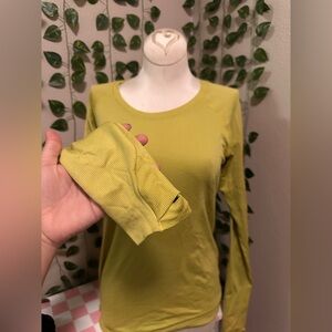 Green/Yellow Lululemon swiftly Long sleeve with thumb holes